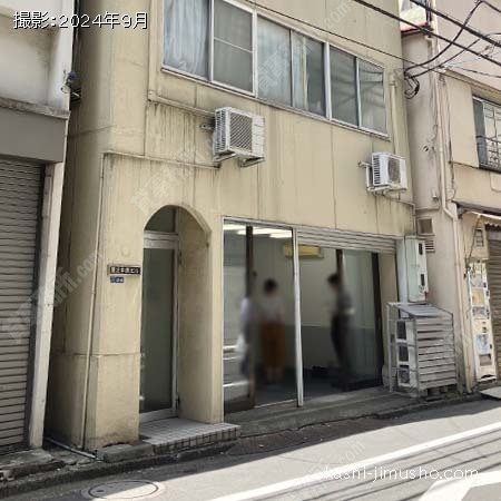 ビル前面