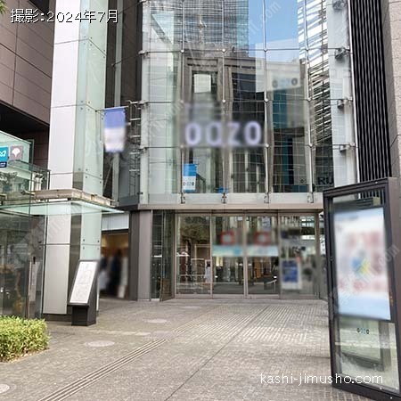 商業施設入口