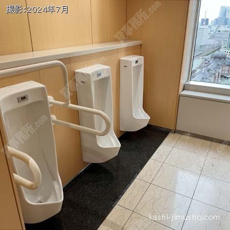 男性トイレ