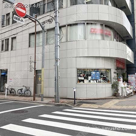 ビル前面
