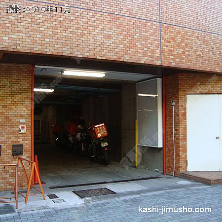  駐車場入口 