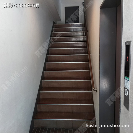 共用階段