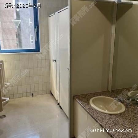 男性トイレ