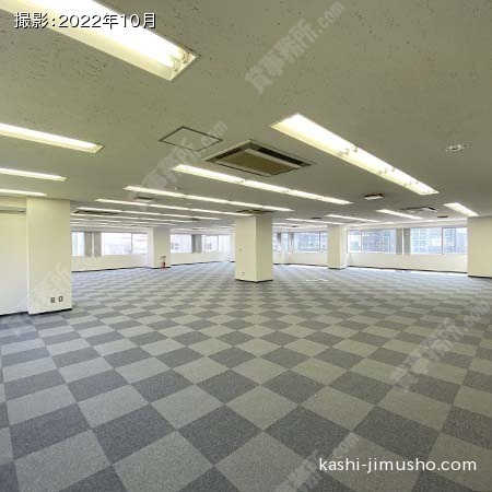 貸室内