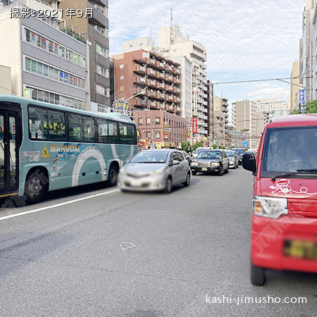 前面道路(職安通り)