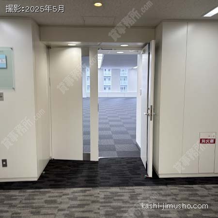 貸室入口