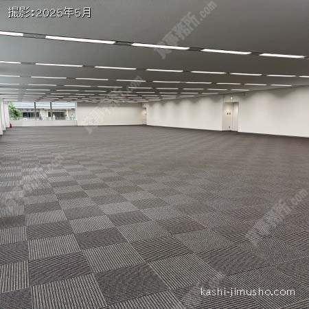 貸室内(2階193.59坪)