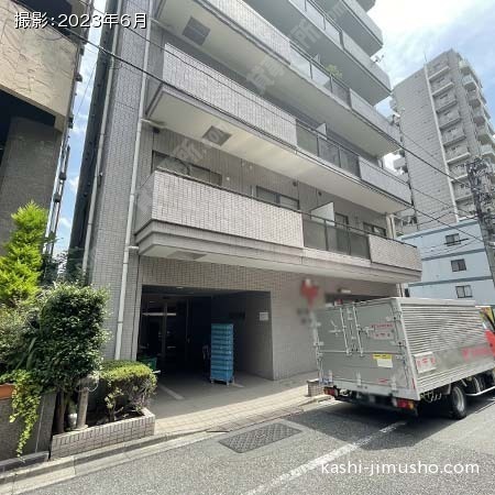 ビル前面