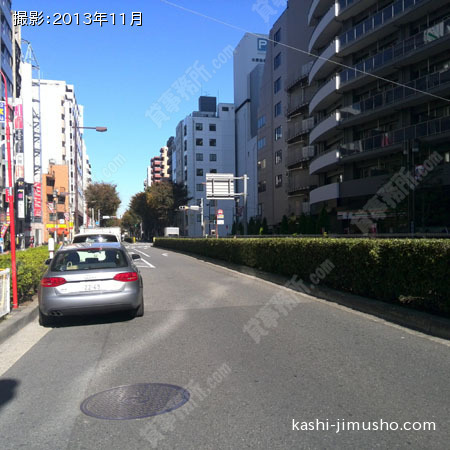 前面道路(劇場通り) 前面道路(劇場通り)