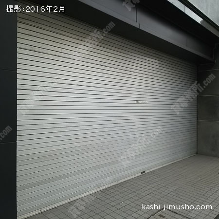 駐車場前面
