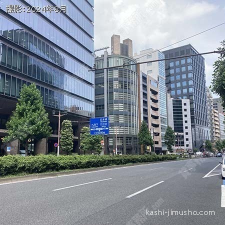 前面道路(新宿通り）