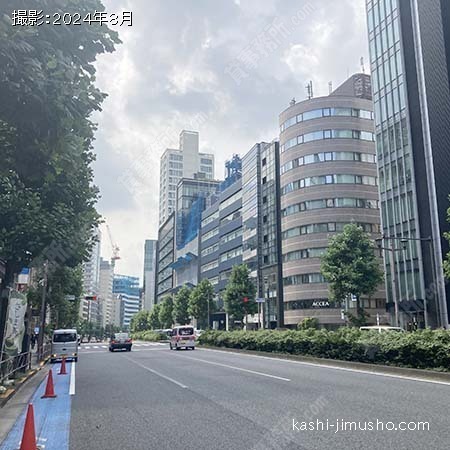 前面道路(新宿通り）