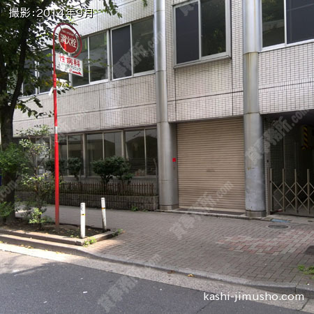 ビル入口正面