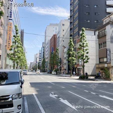 前面道路(人形町通り)
