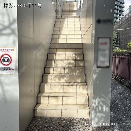 建物入口 建物入口