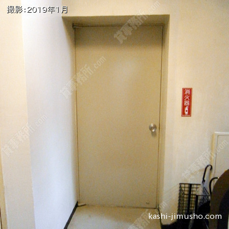 貸室入口(3階301号室)