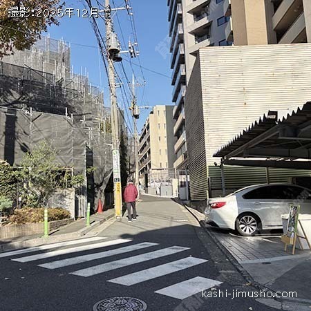 前面道路(通用口側）