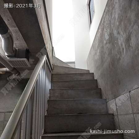 階段(地下1-1階）