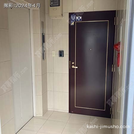 貸室入口(9階)