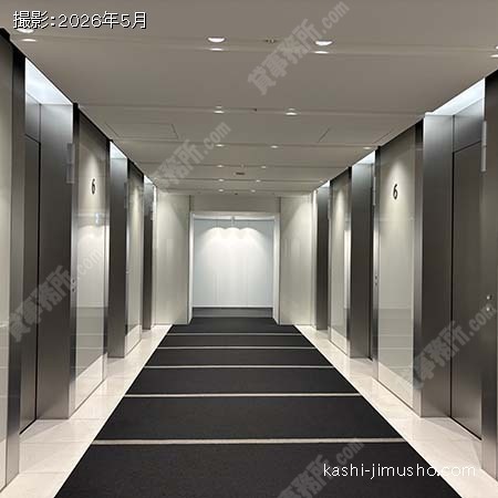 貸室階エレベーターホール