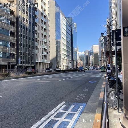 前面道路(新宿通り）