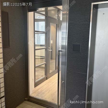 貸室入口(5階)