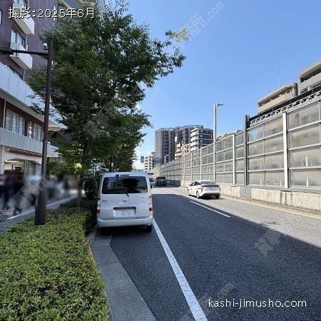 前面道路(山手通り)