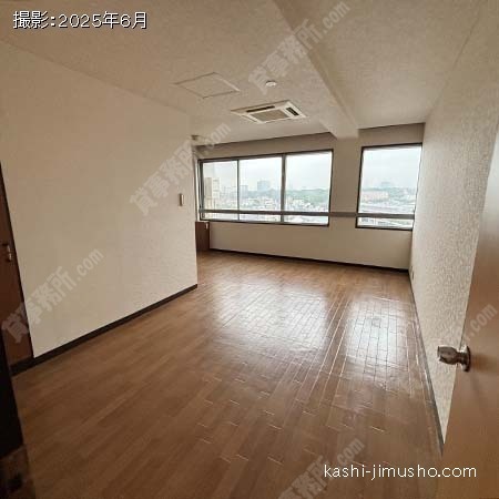 貸室内(7階703号室・原状回復前)
