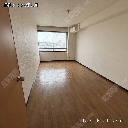 貸室内(7階703号室・原状回復前)