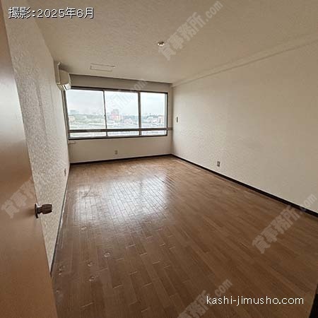 貸室内(7階703号室・原状回復前)