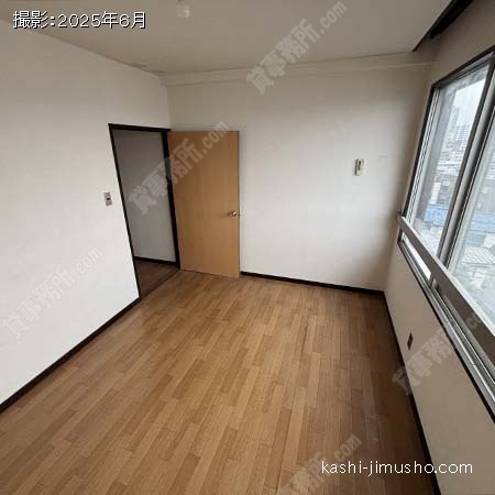 貸室内(7階703号室・原状回復前)