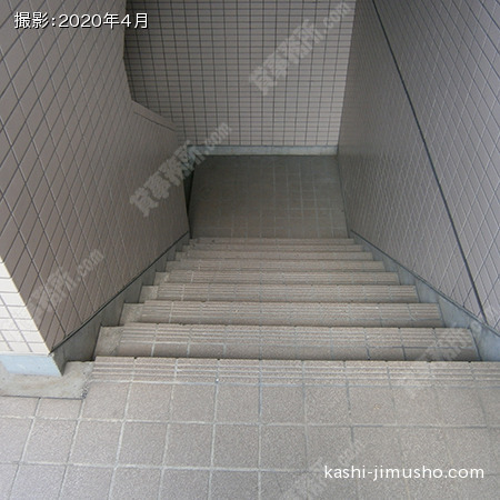 地下への直接階段