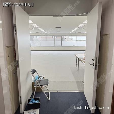 貸室入口