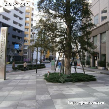 ビル前 ビル前
