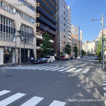 前面道路(神田金物通り)