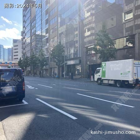 前面道路(神田金物通り)