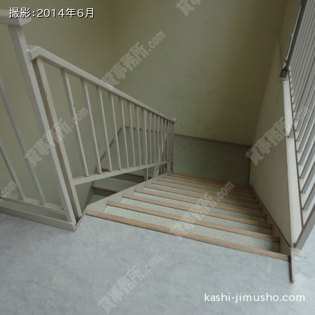 地下への階段 地下への階段