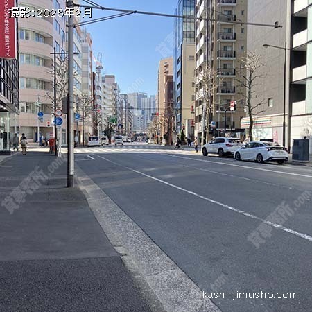 前面道路(神田金物通り）