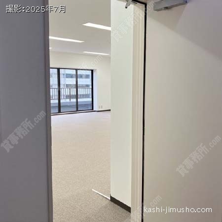 貸室入口(9階)