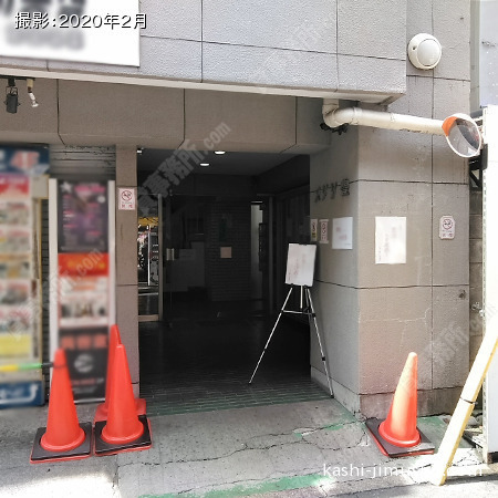 ビル入口