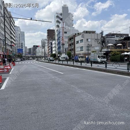 前面道路(職安通り) 前面道路(職安通り)