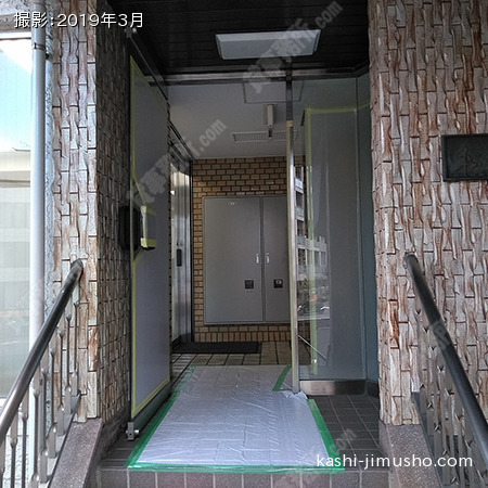 建物入口