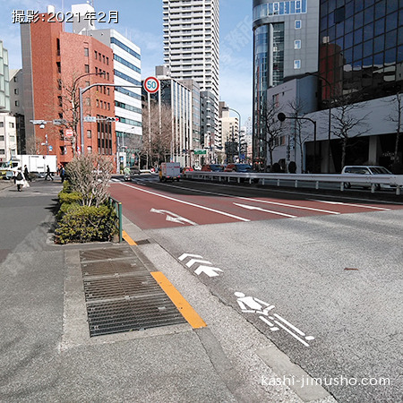 前面道路（新大橋通り）
