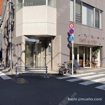 ビル前面