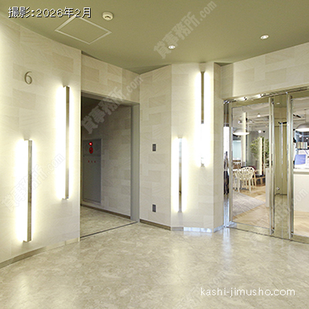 貸室階エレベーターホール