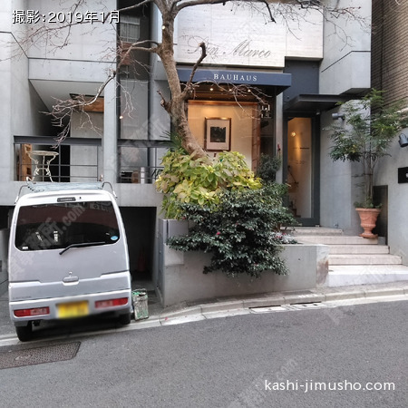 ビル前面
