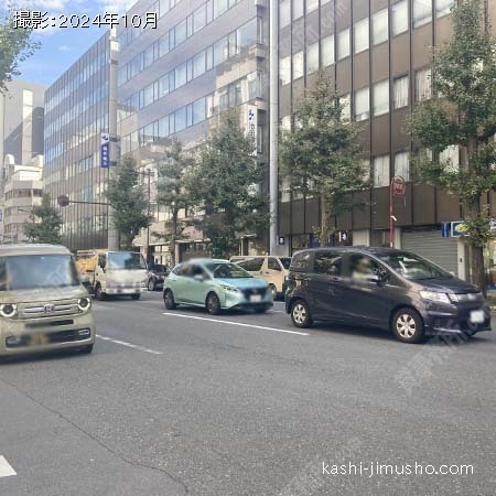 前面道路(神田金物通り) 前面道路(神田金物通り)