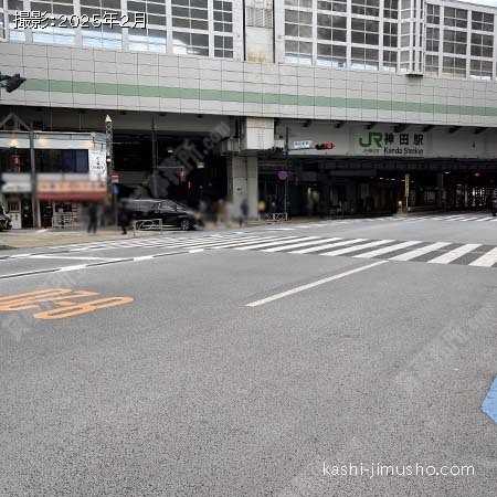 前面道路(中央通り) 前面道路(中央通り)