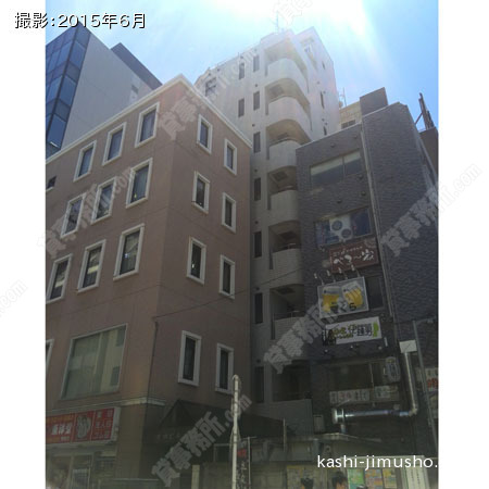日銀通り側からの外観