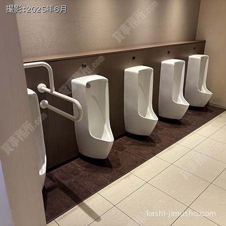 男性トイレ